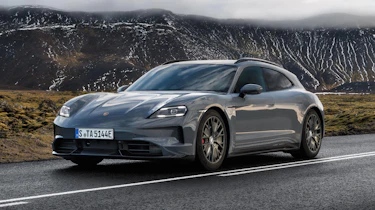 Porsche Taycan Sport Turismo - front tracking