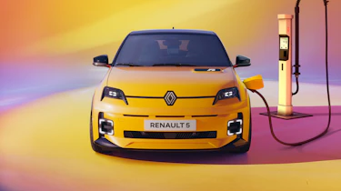 2026 Renault 5 update - front charging