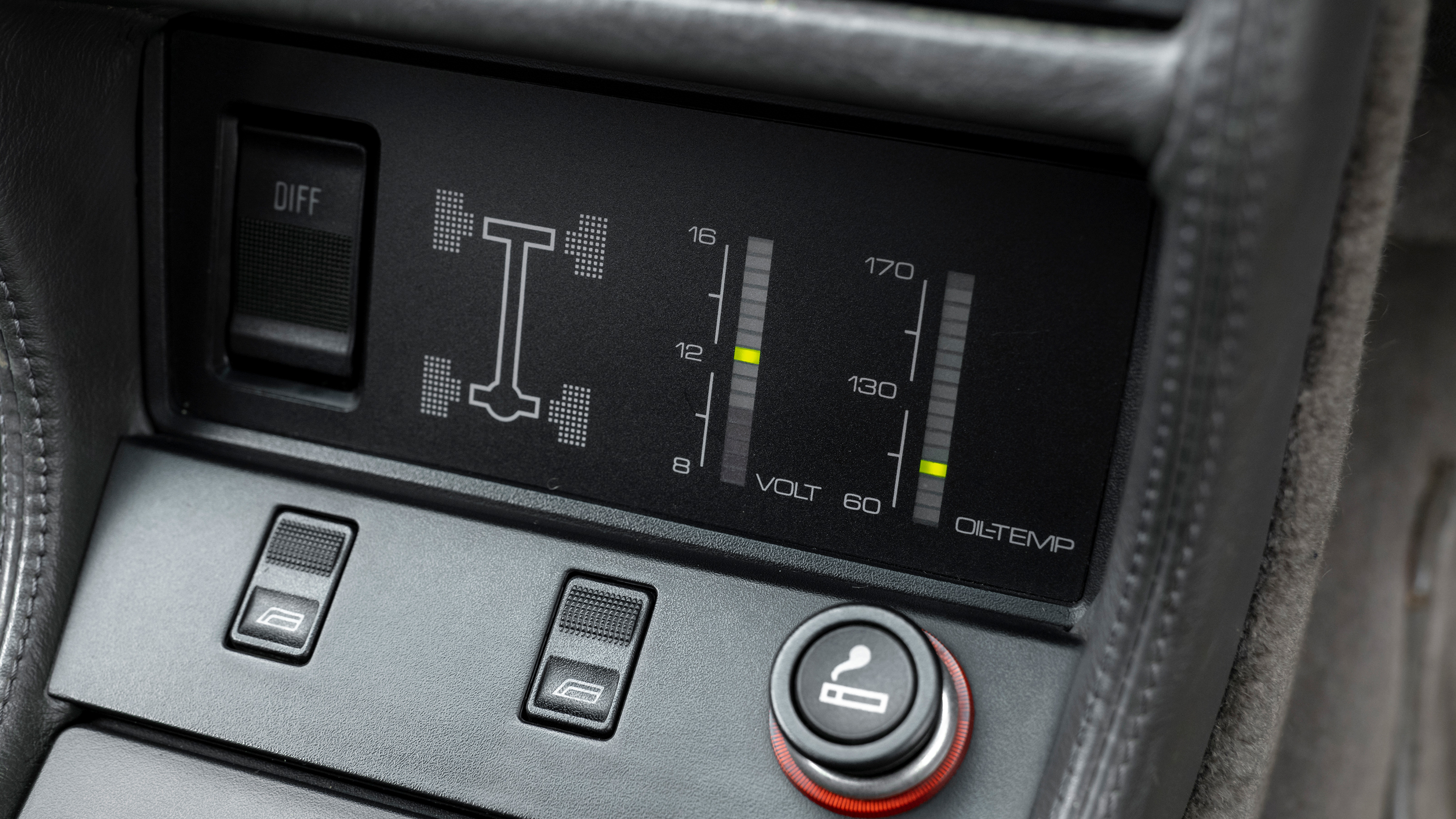 Audi Quattro - centre console display