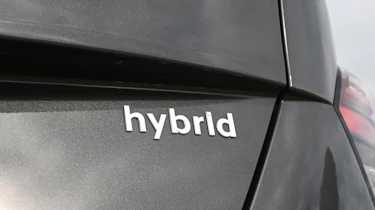 Hyundai Kona Mk2 - 'hybrid' badge