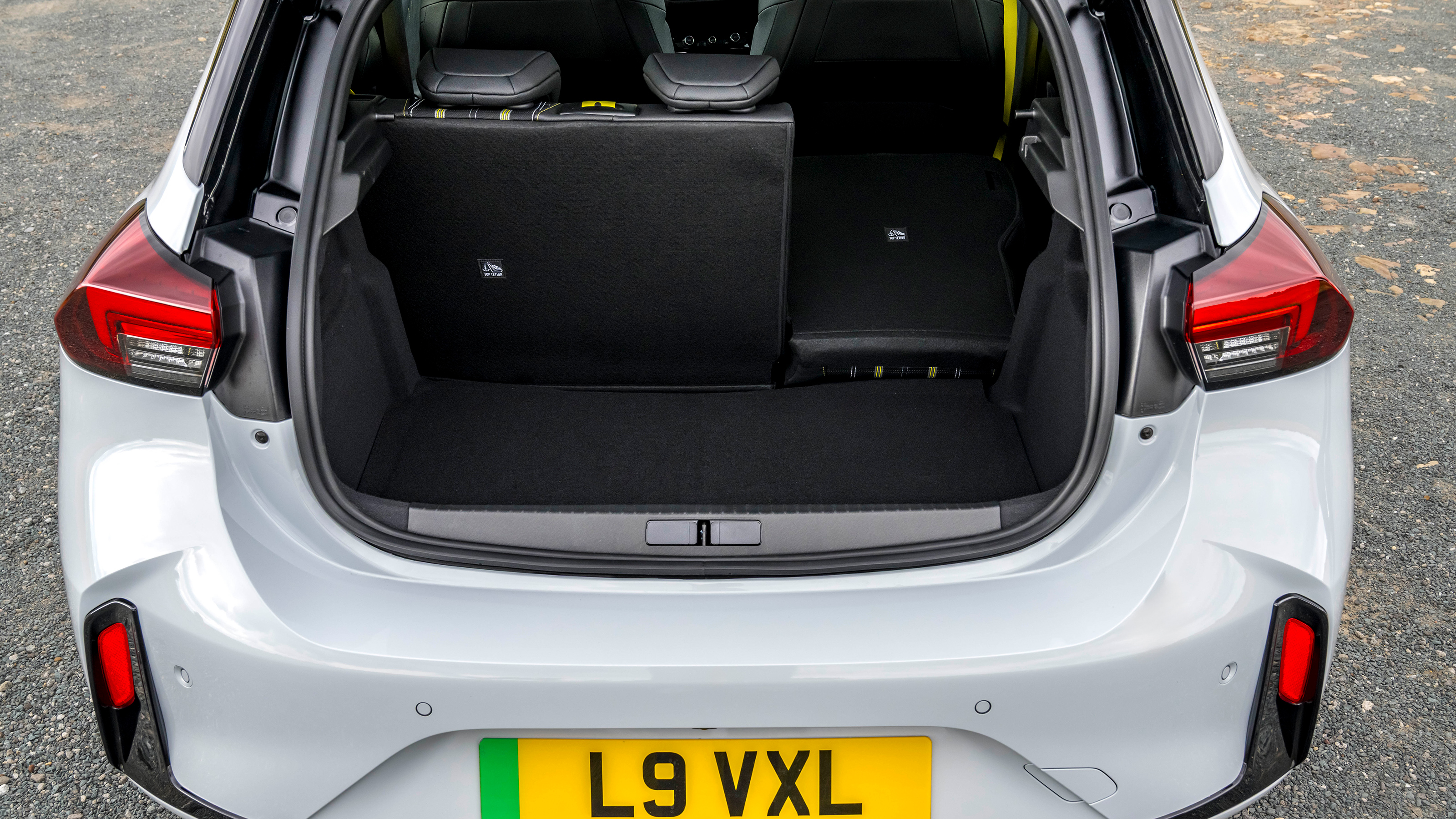 Vauxhall Corsa GSE boot 60:40 split