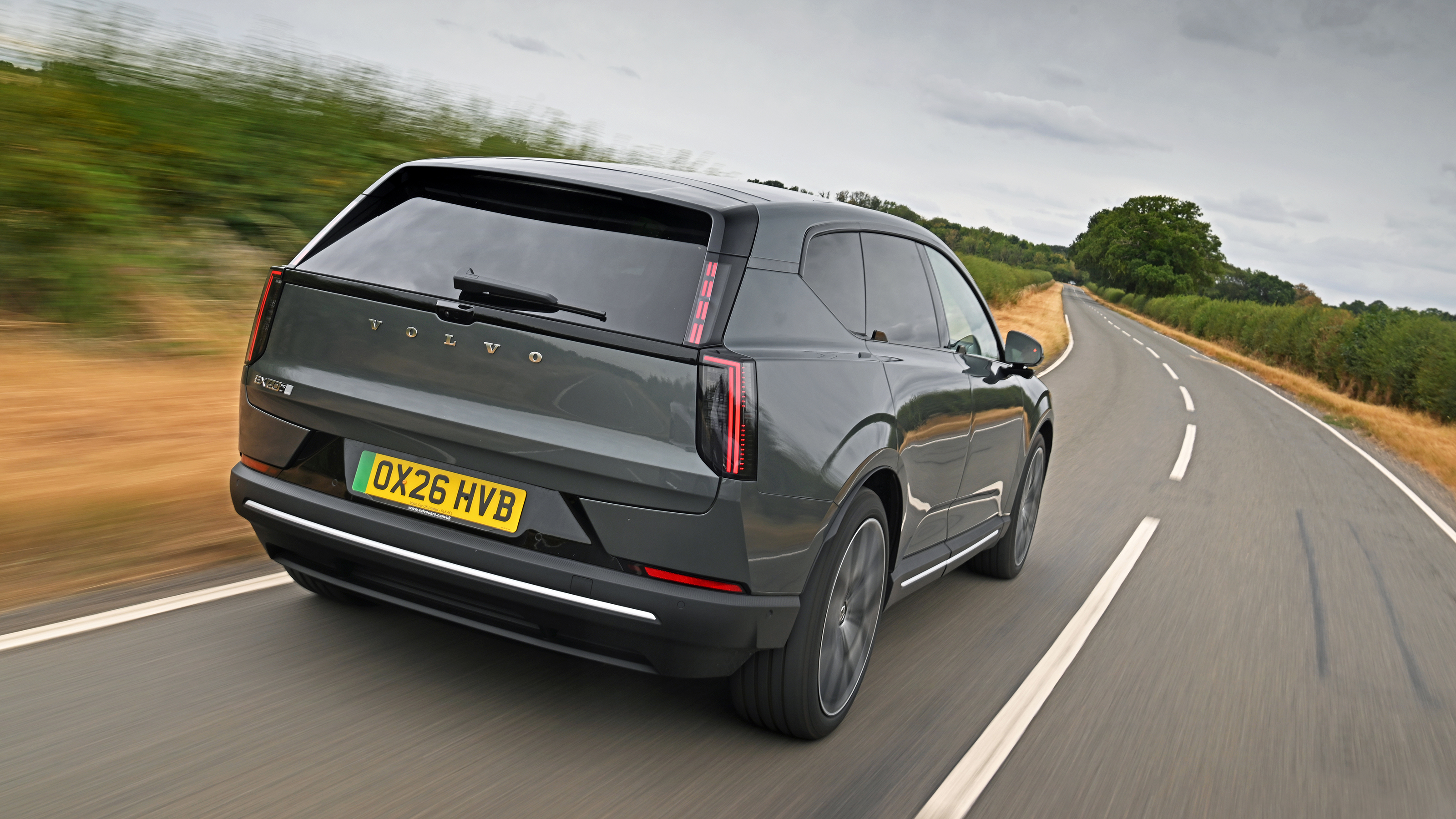 Volvo EX60 2026 - rear tracking 