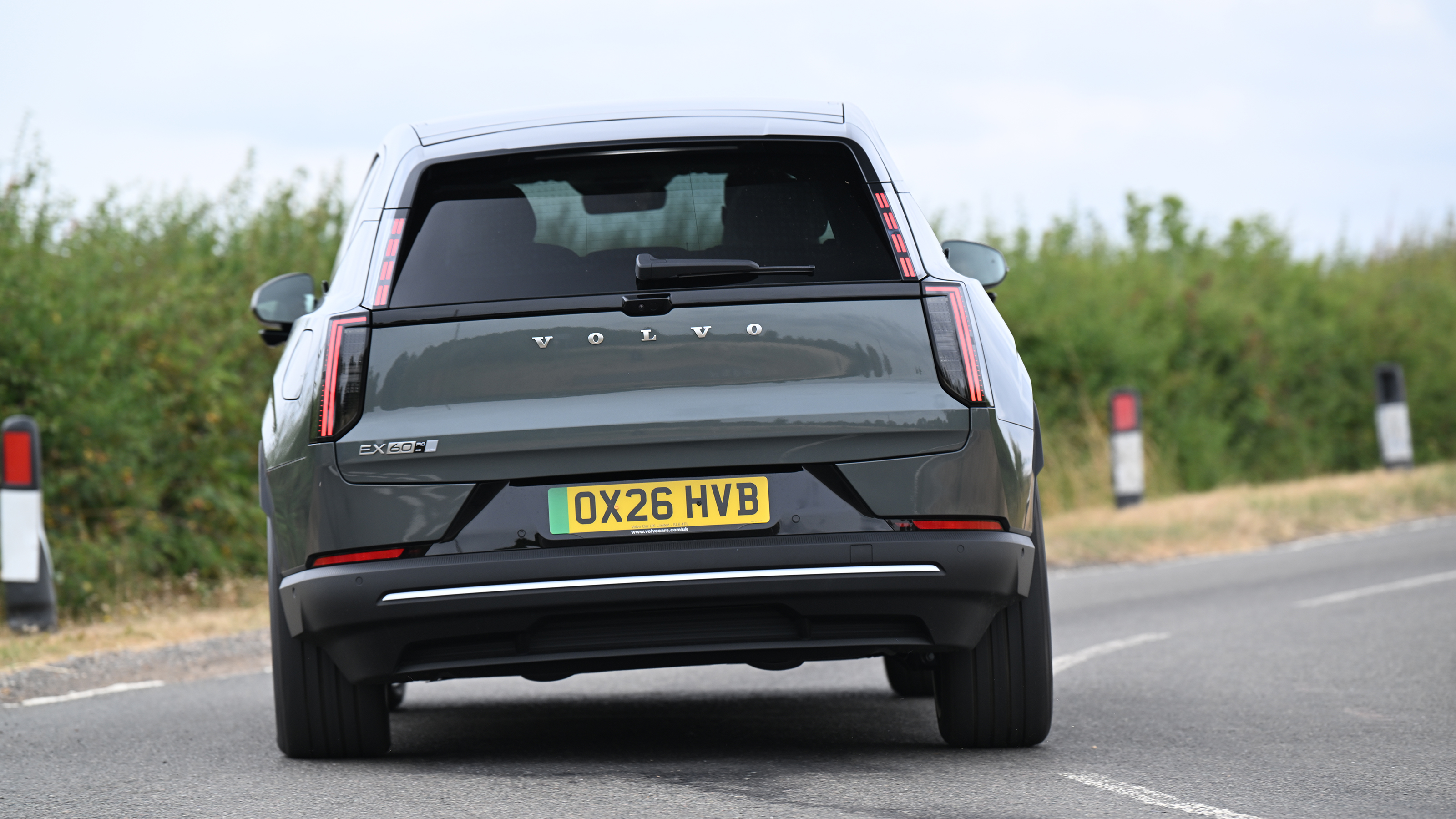 Volvo EX60 2026 - rear cornering 