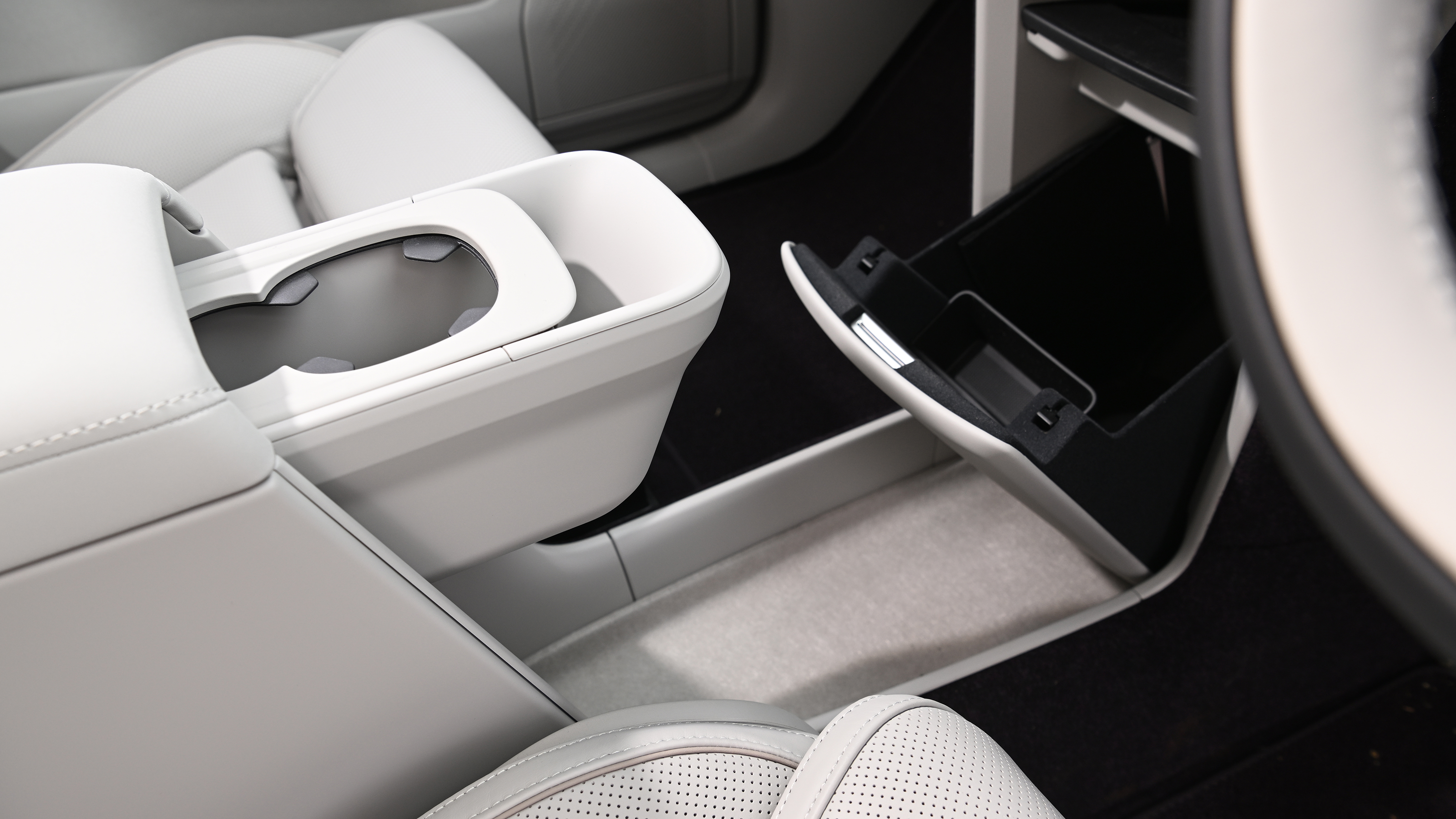 Volvo EX60 2026 - centre console 