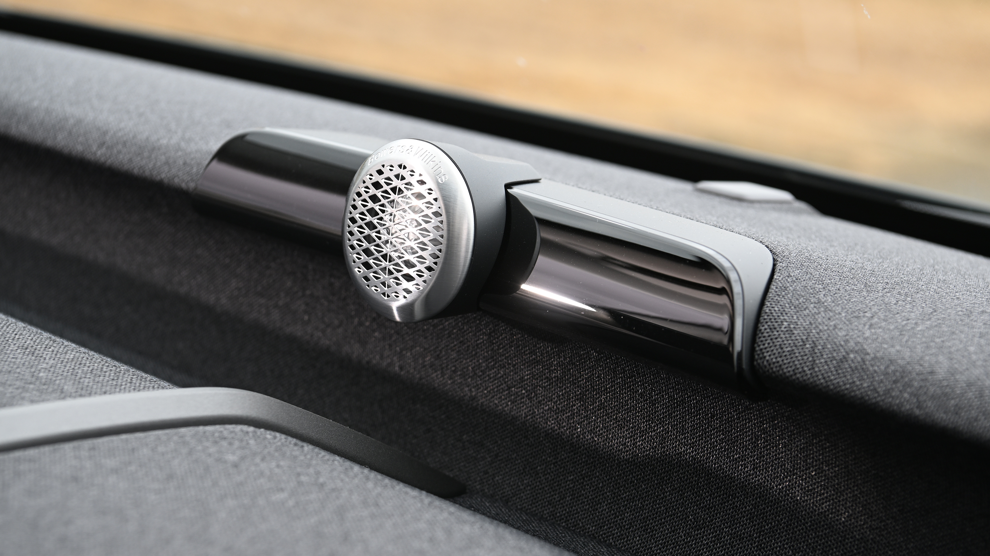 Volvo EX60 2026 - Bowers and Wilkins speaker 
