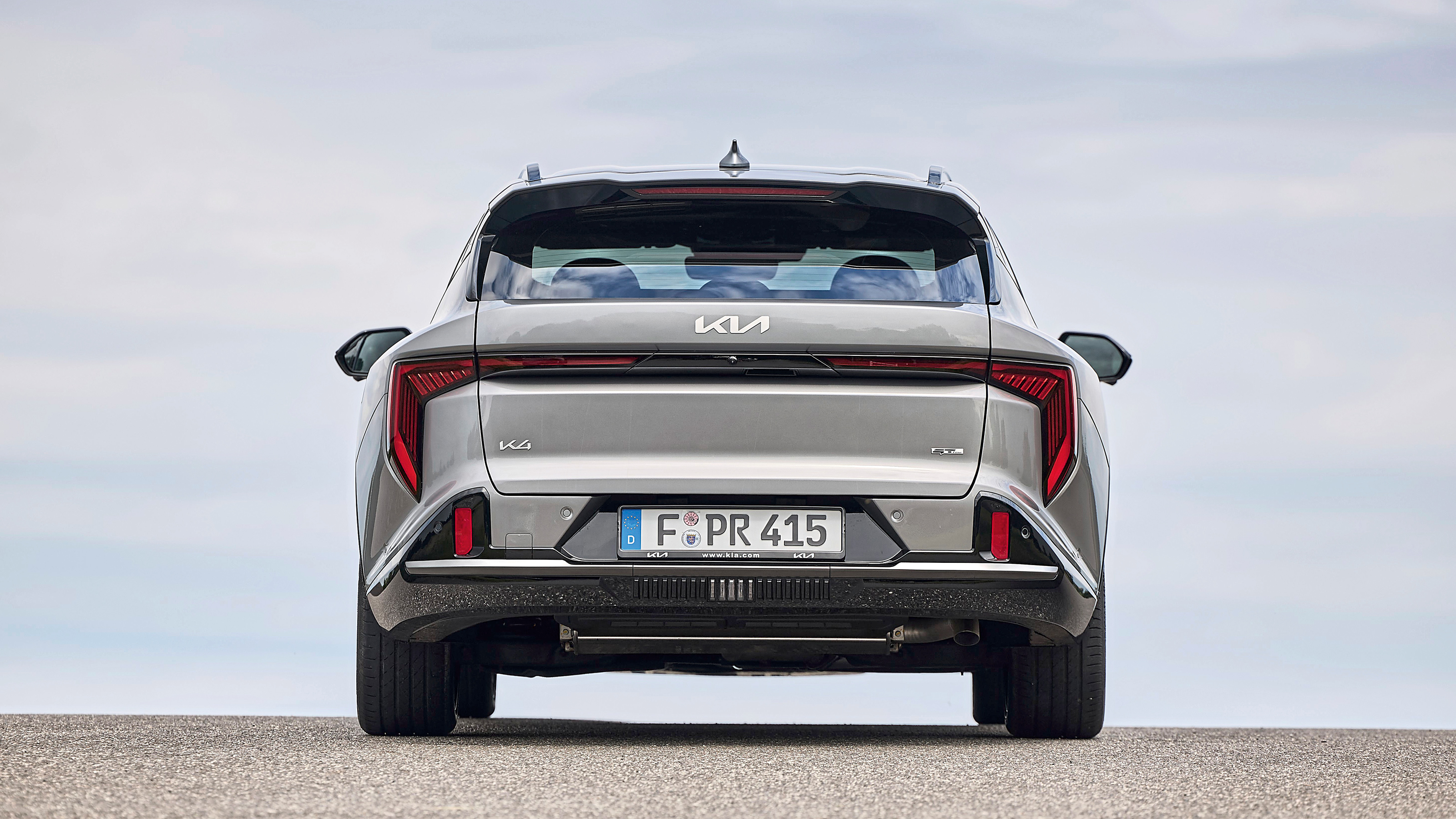 Kia K4 Sportswagon - rear static