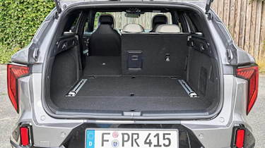 Kia K4 Sportswagon - boot