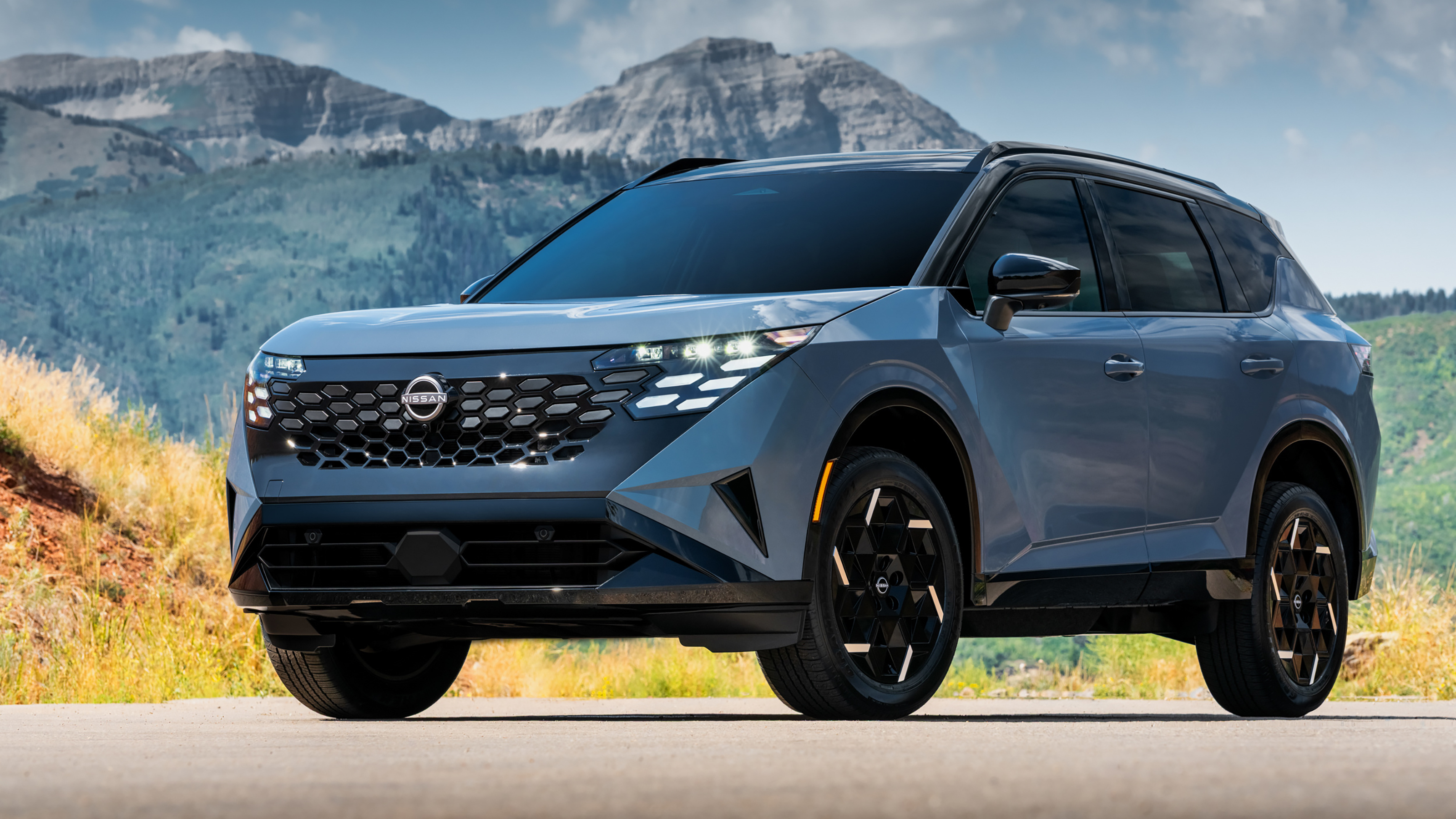 2027 Nissan Rogue Hybrid - static front 3/4