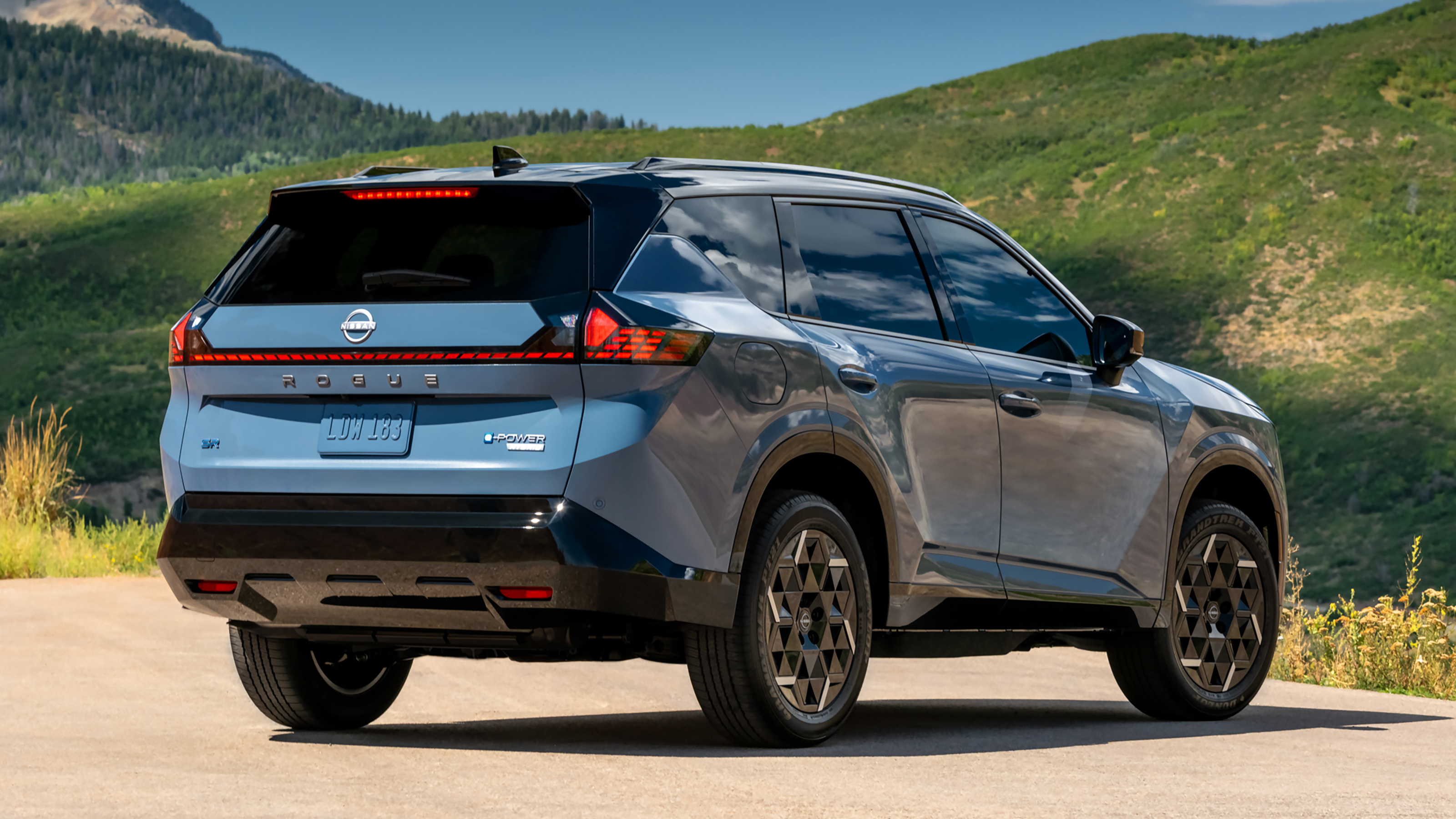 2027 Nissan Rogue Hybrid - static rear 3/4