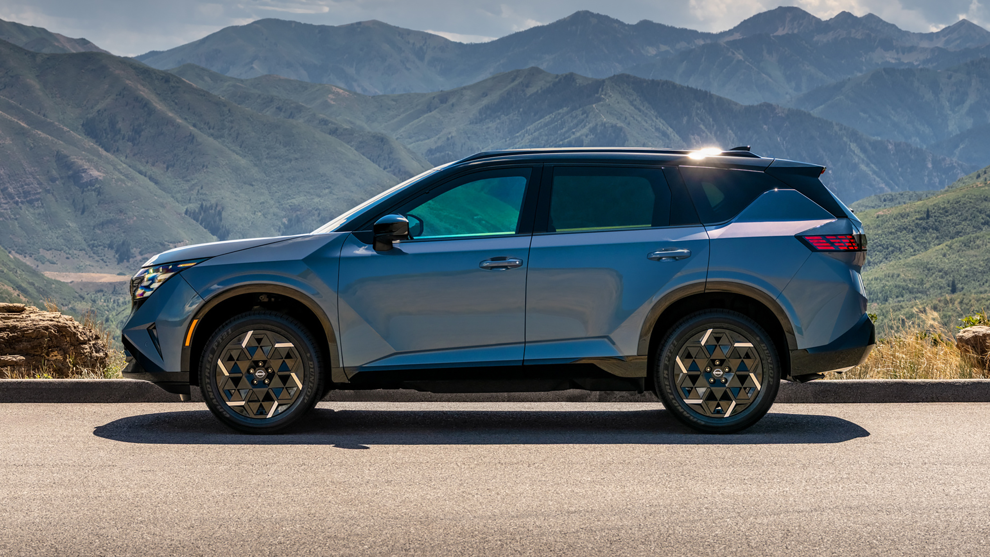 2027 Nissan Rogue Hybrid - side