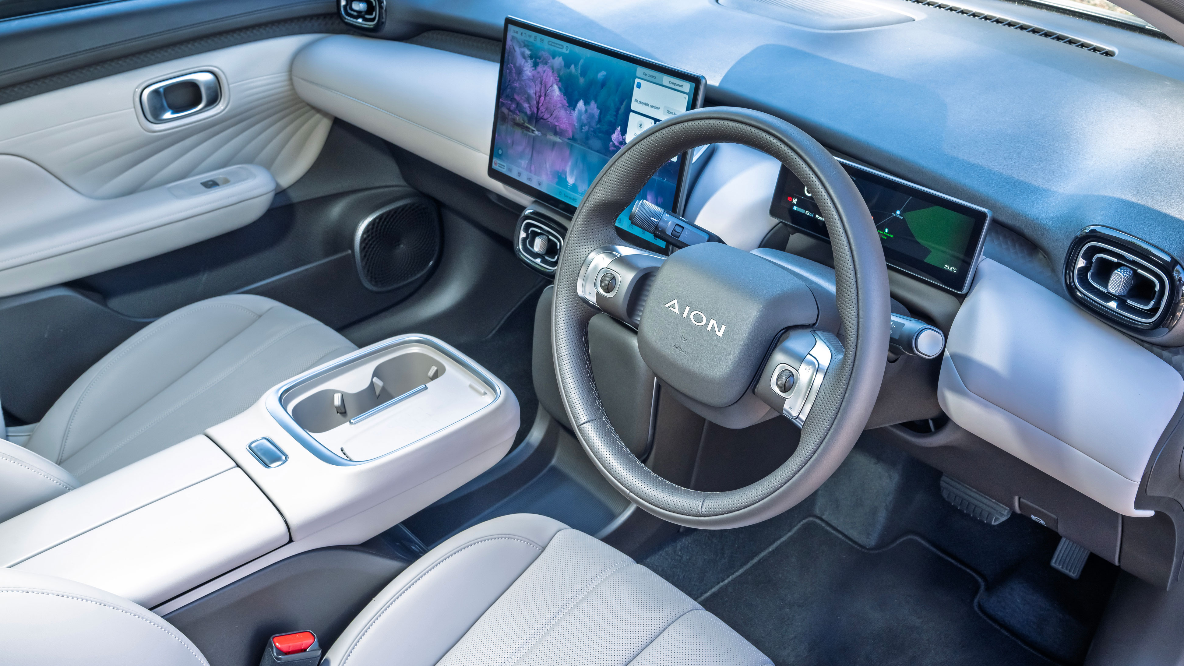 Aion UT - interior