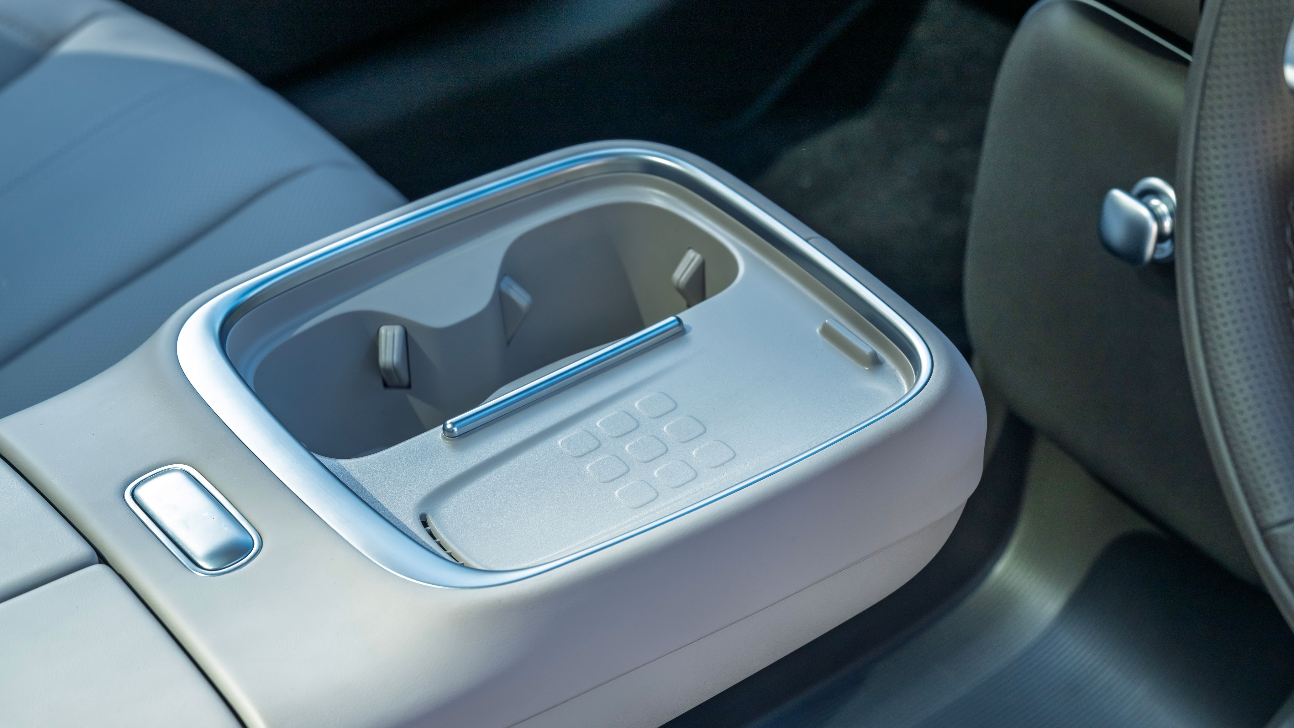 Aion UT - centre console
