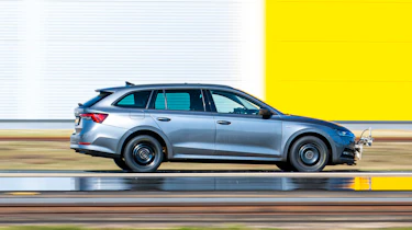 All Season tyre test - Skoda Octavia wet
