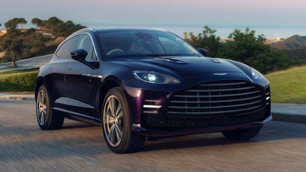 Aston Martin DBX GT - front action