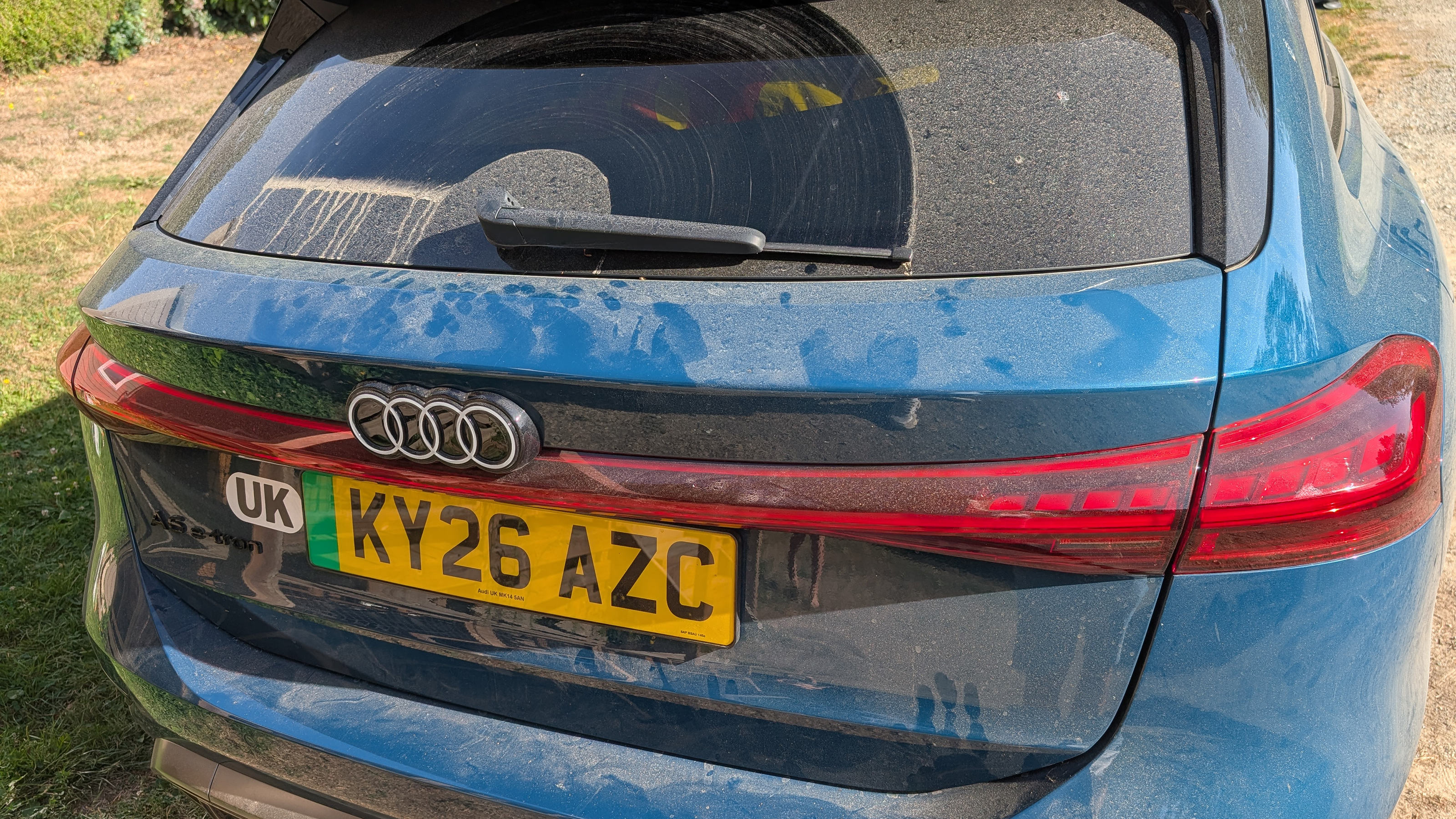 Audi A6 Avant e-tron dusty tailgate
