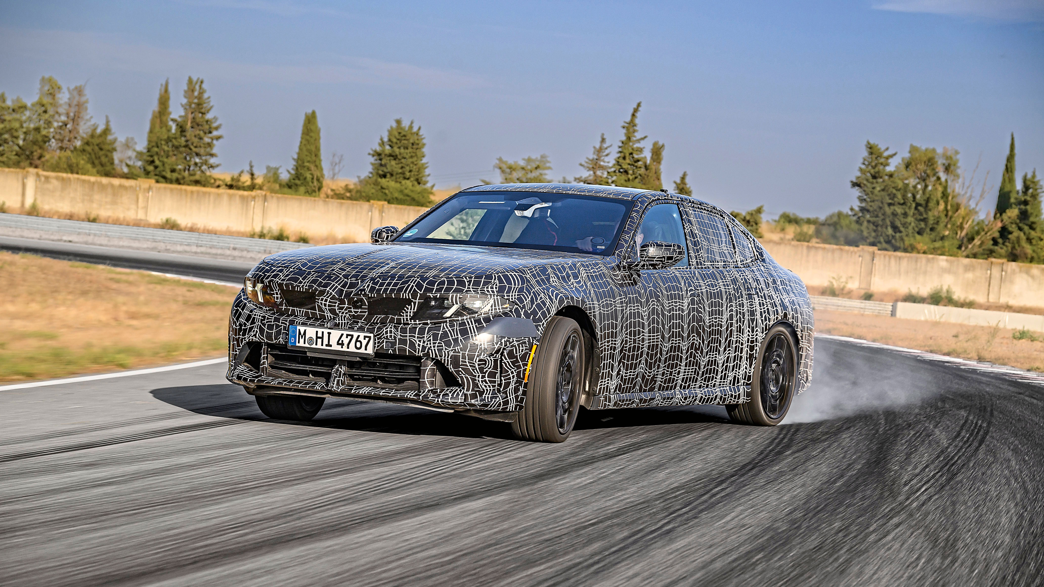 BMW M350 xDrive prototype - front drift