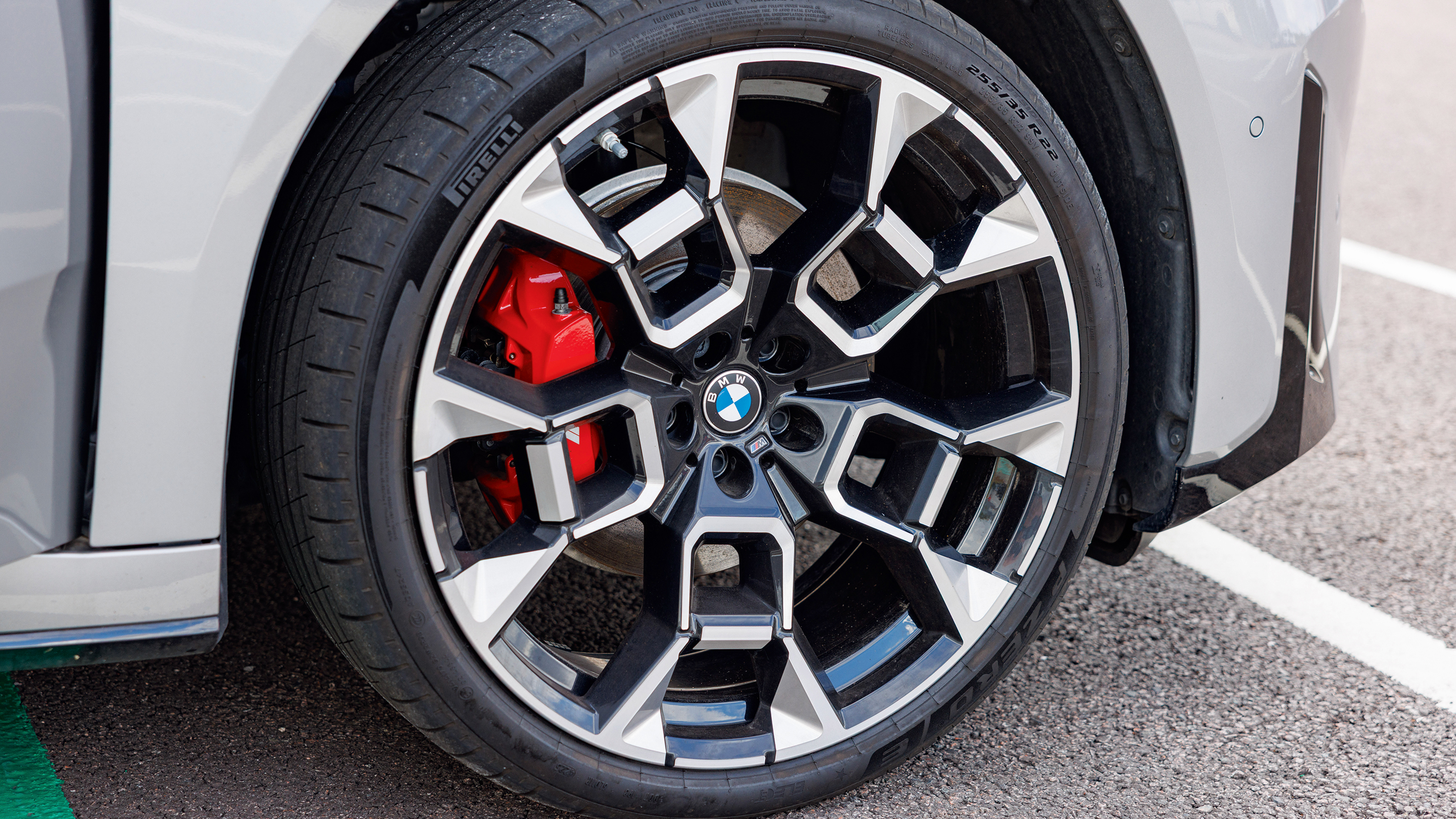 BMW iX3 50 xDrive - alloy wheel