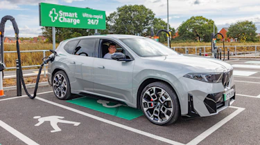 BMW iX3 50 xDrive - front charging