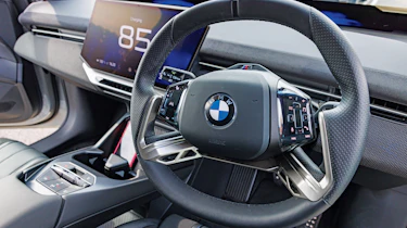BMW iX3 50 xDrive - steering wheel