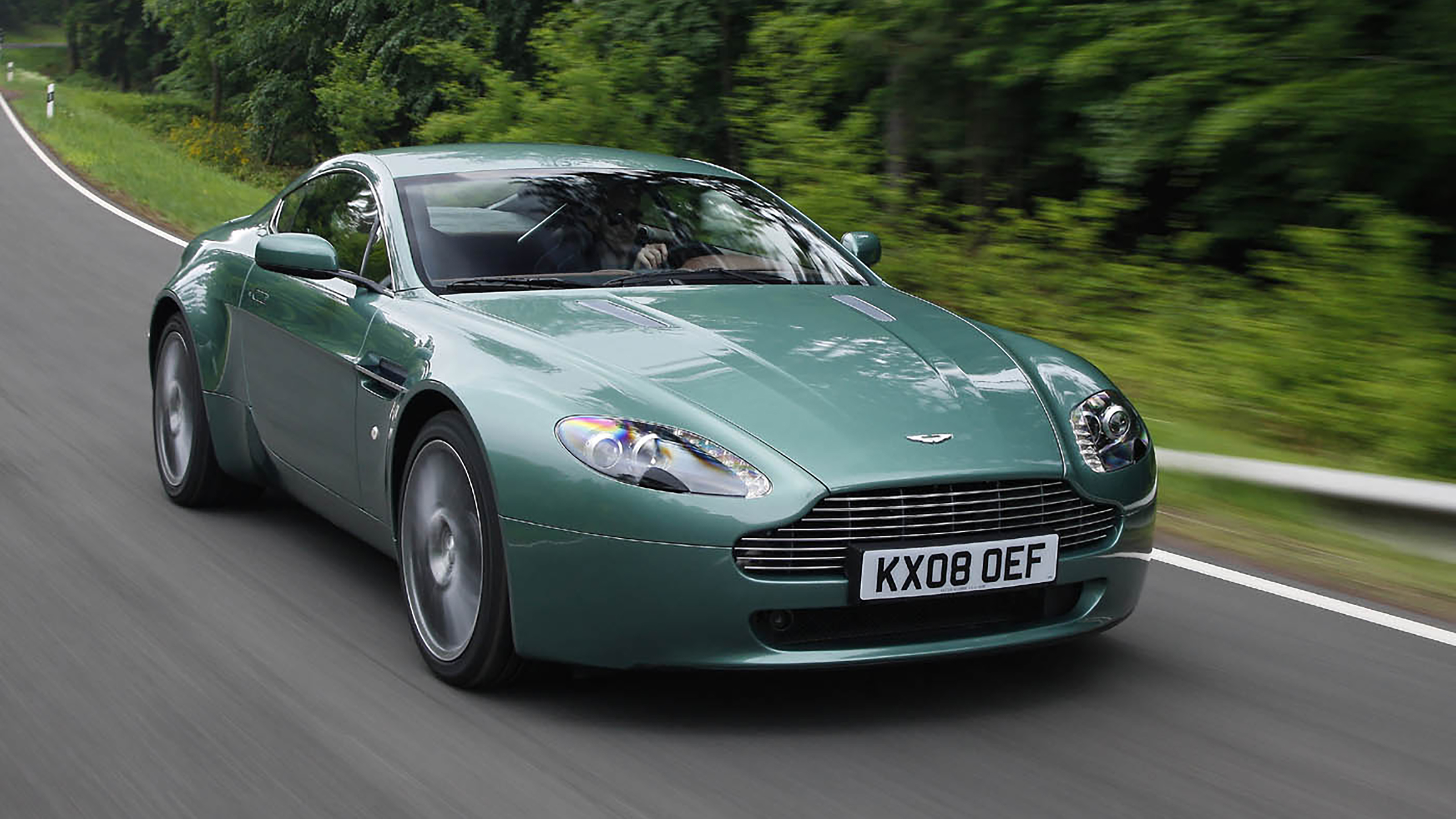 Best Aston Martins - 2005 V8 Vantage