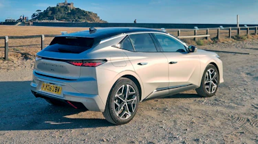 DS No4 Hybrid - rear 3/4