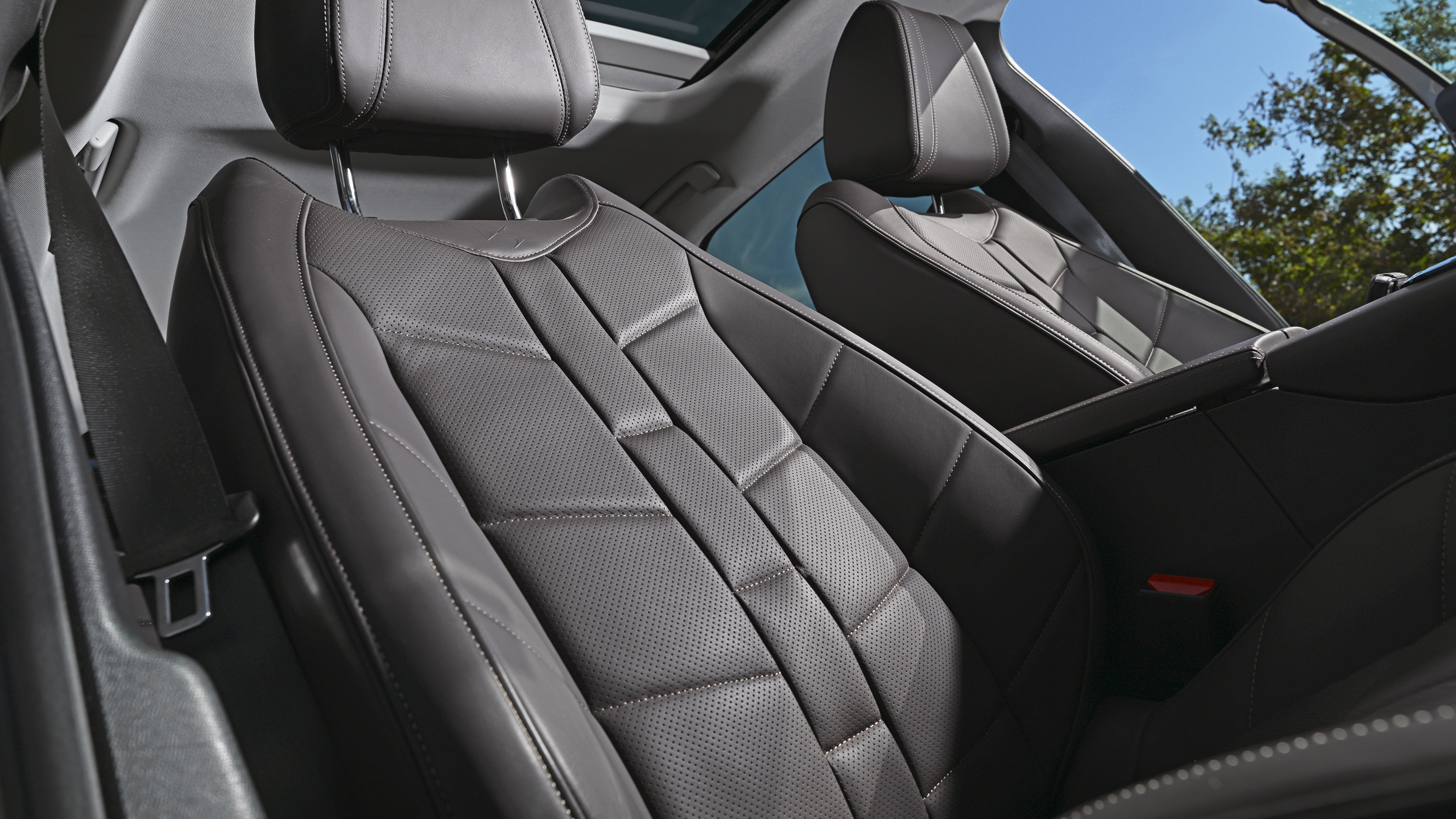 DS No4 Hybrid - seats