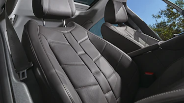 DS No4 Hybrid - seats
