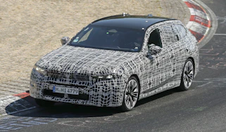 Facelift BMW 5 Series Touring - front cornering