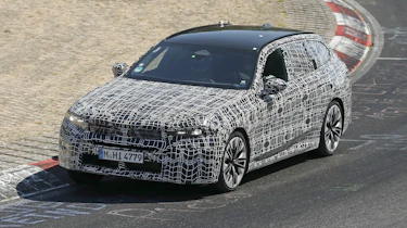 Facelift BMW 5 Series Touring - front cornering