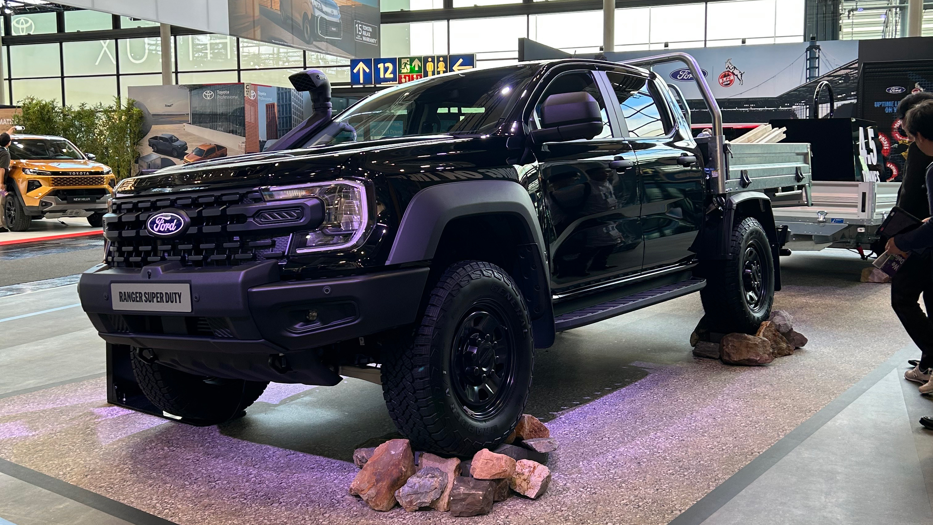 Ford Ranger Super Duty - front 3/4