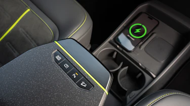 Kia EV3 GT - centre console
