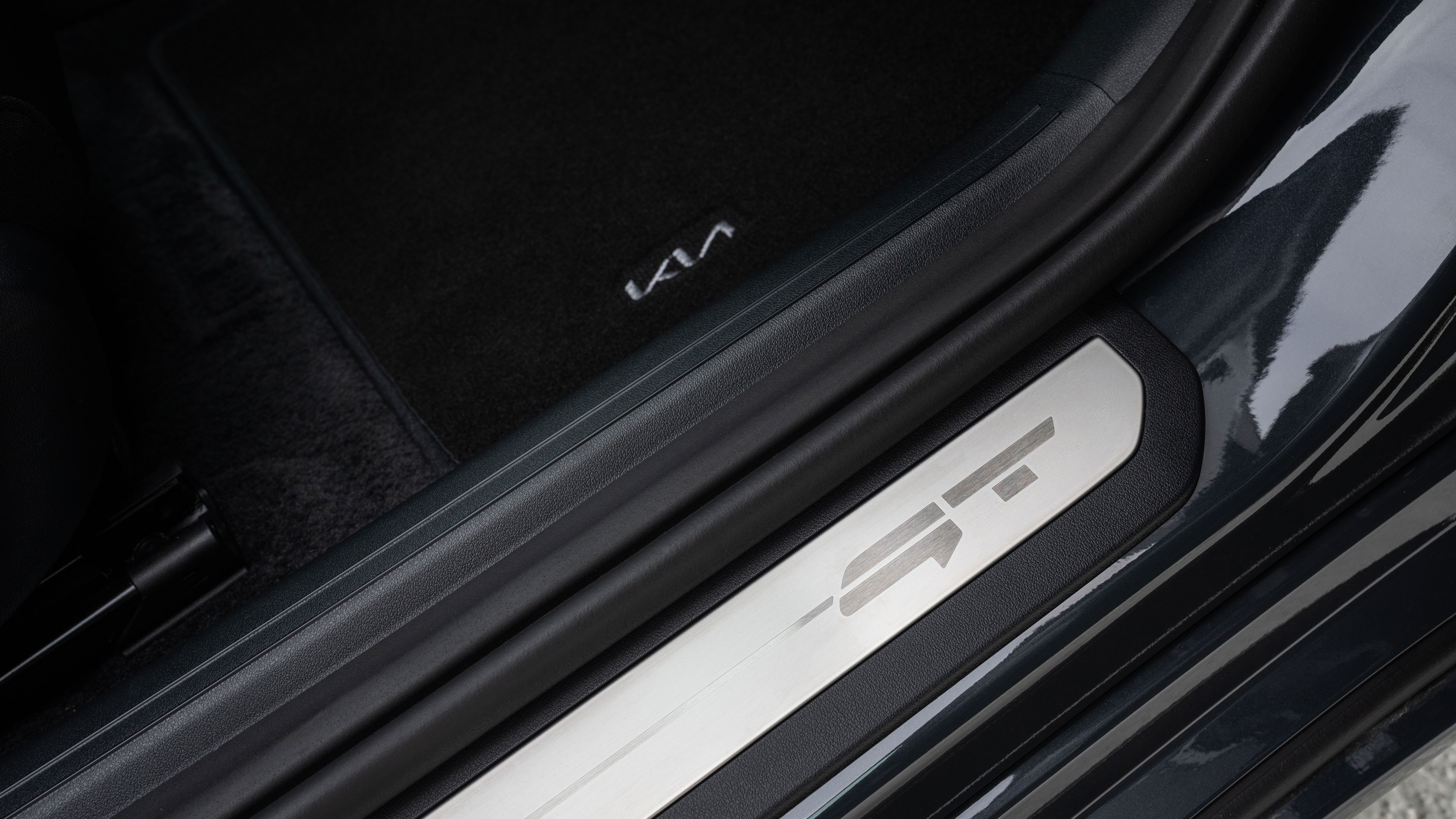 Kia EV4 GT - sill