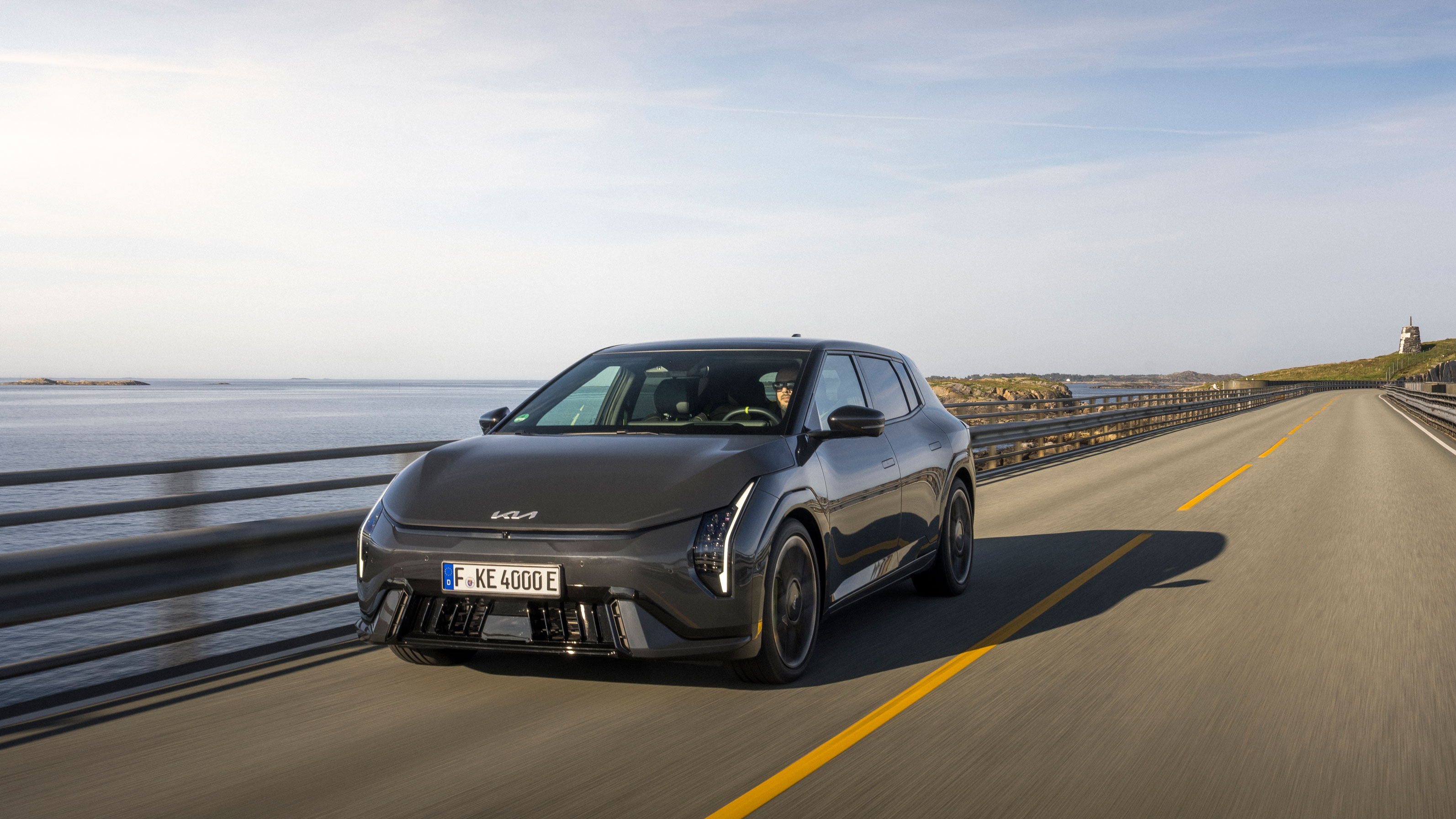 Kia EV4 GT - front tracking