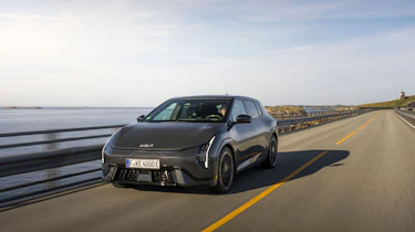 Kia EV4 GT - front tracking