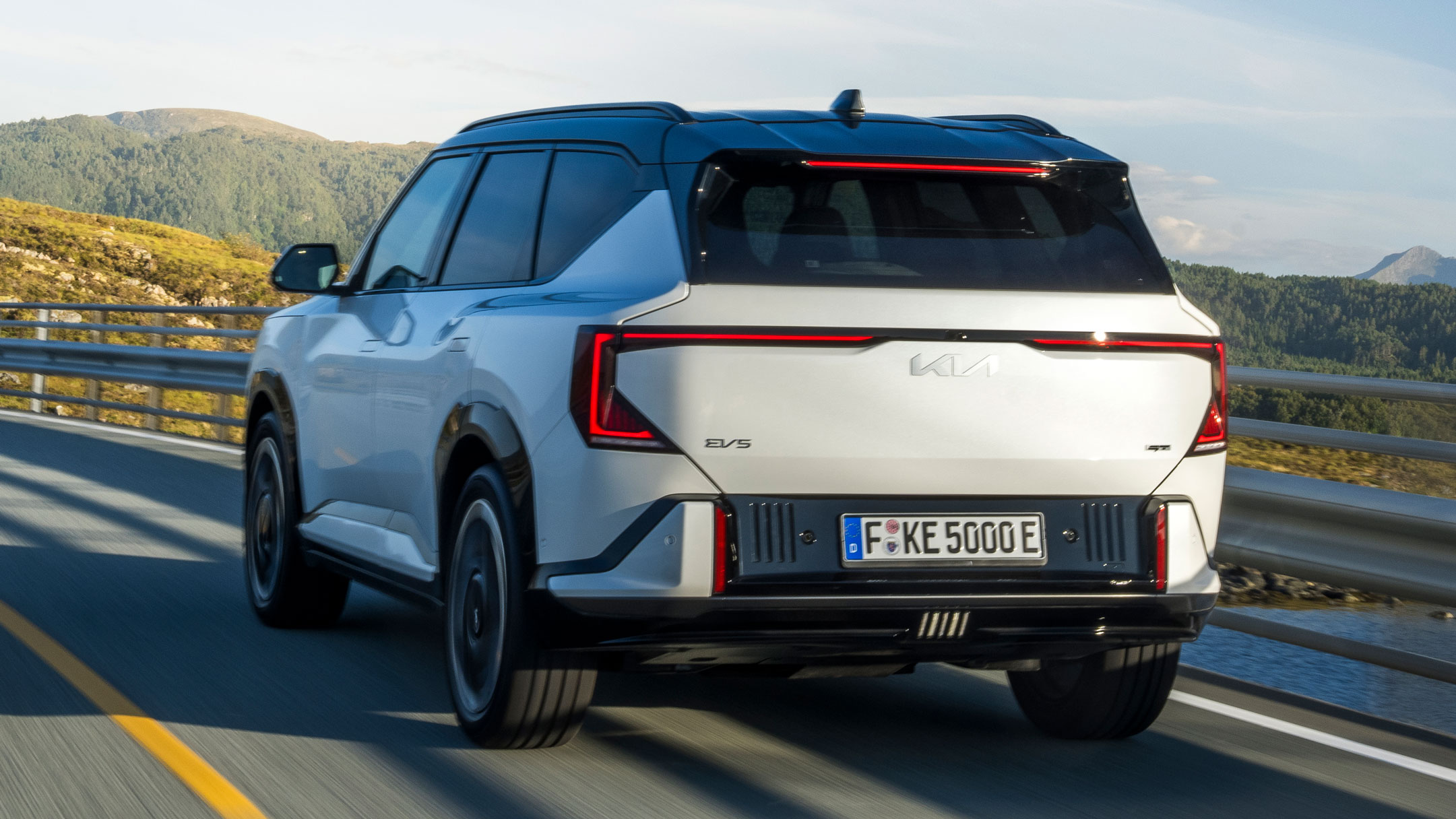 Kia EV5 GT - rear