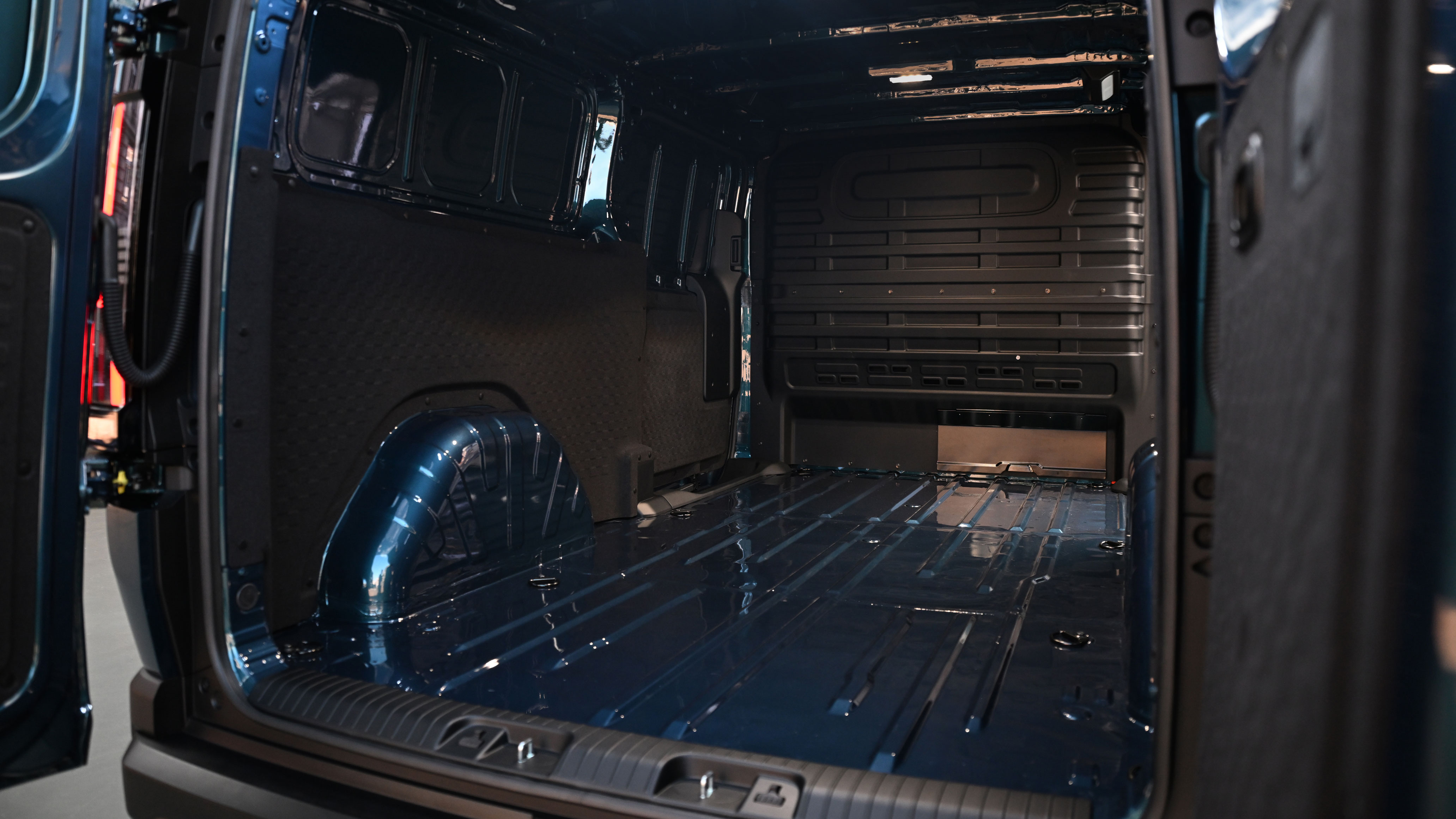 Kia PV5 Cargo - loading space