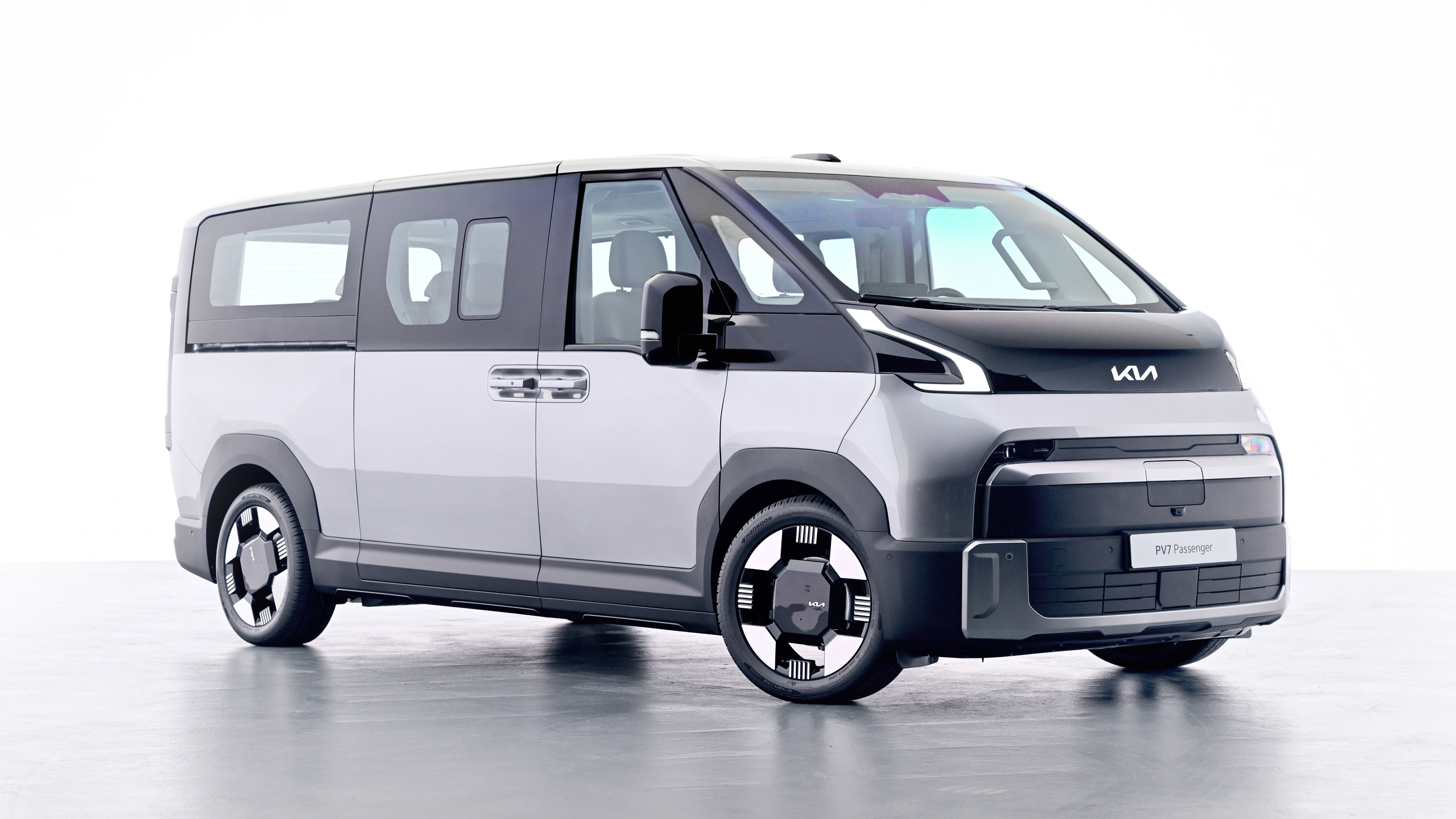 Kia PV5 Passenger - front studio