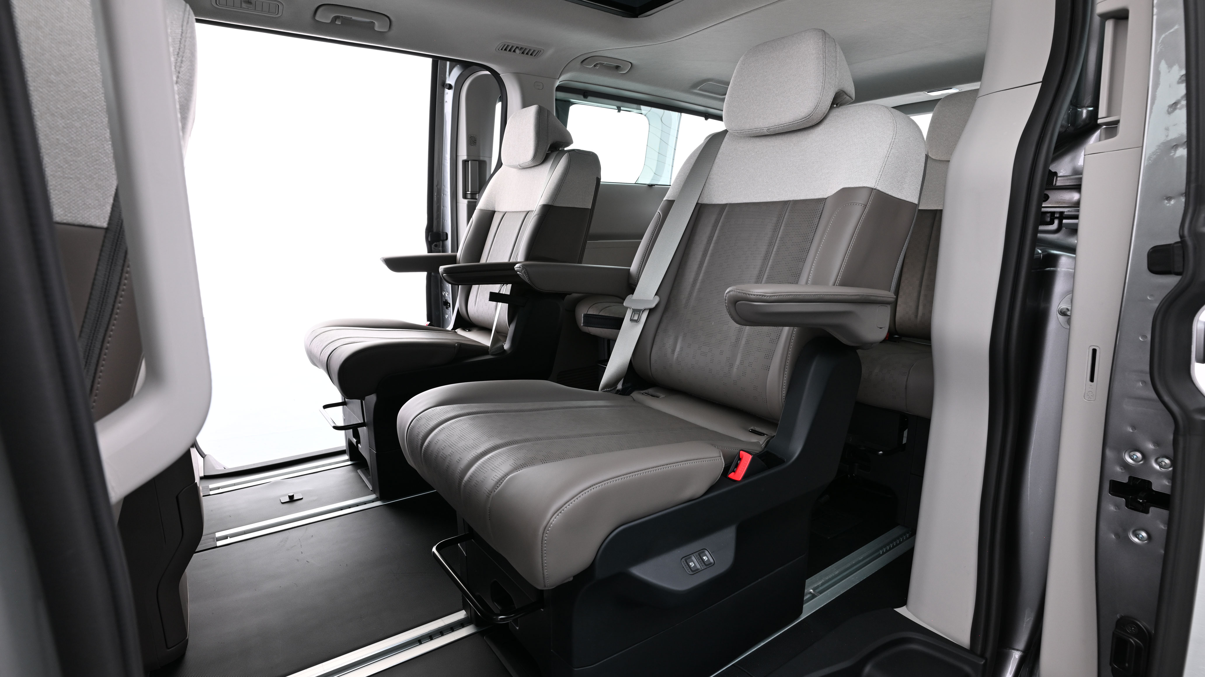 Kia PV5 Passenger - seats