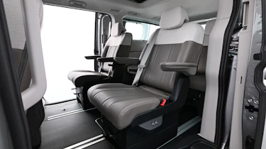 Kia PV5 Passenger - seats