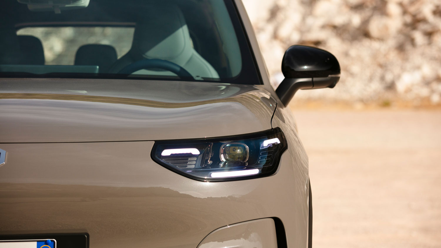 Leapmotor B03X - front light