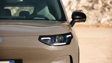 Leapmotor B03X - front light