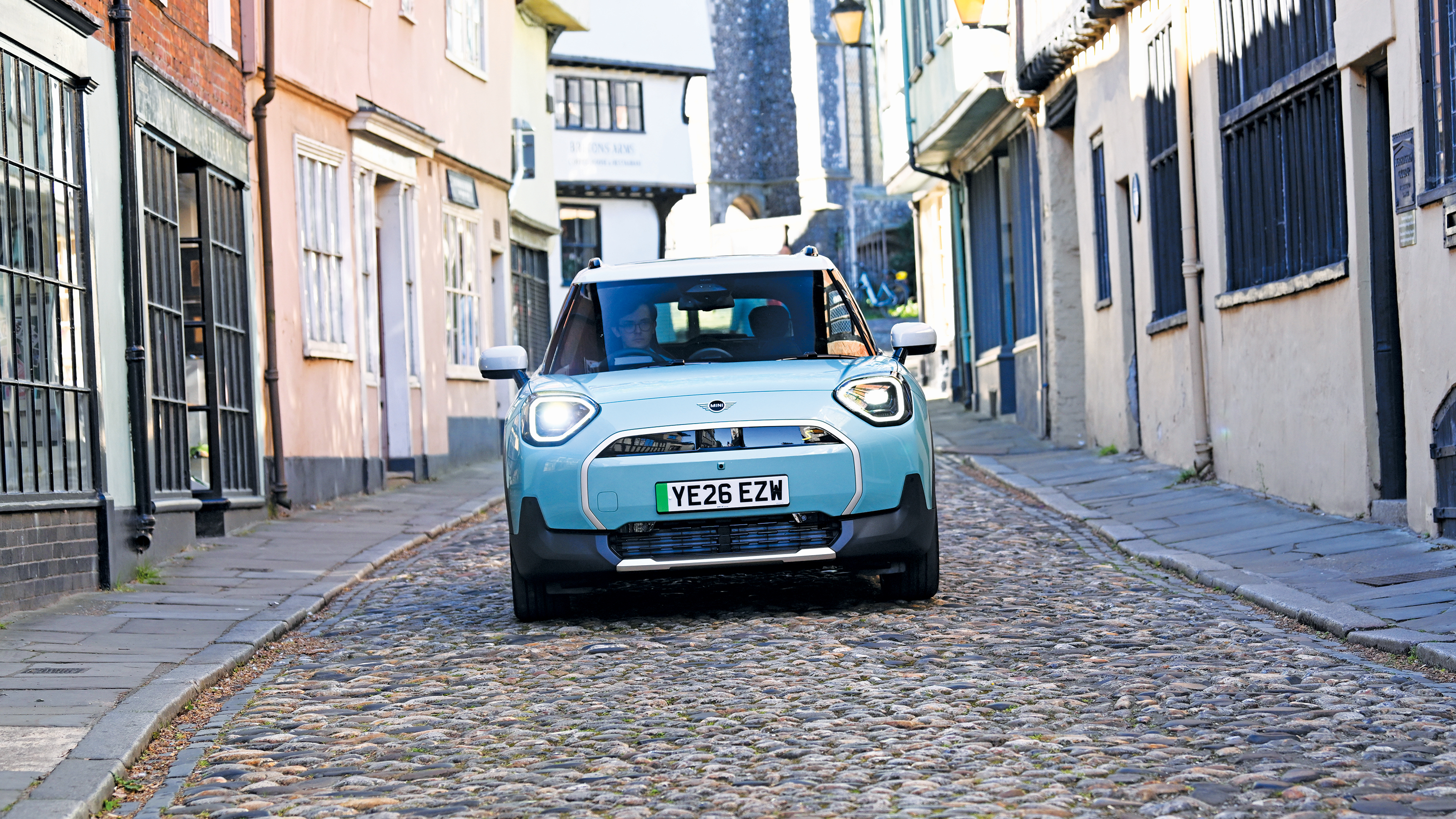 MINI Aceman SE Exclusive - MINI down street
