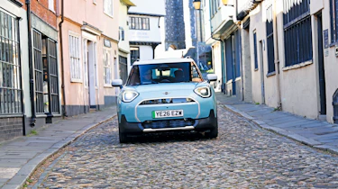 MINI Aceman SE Exclusive - MINI down street
