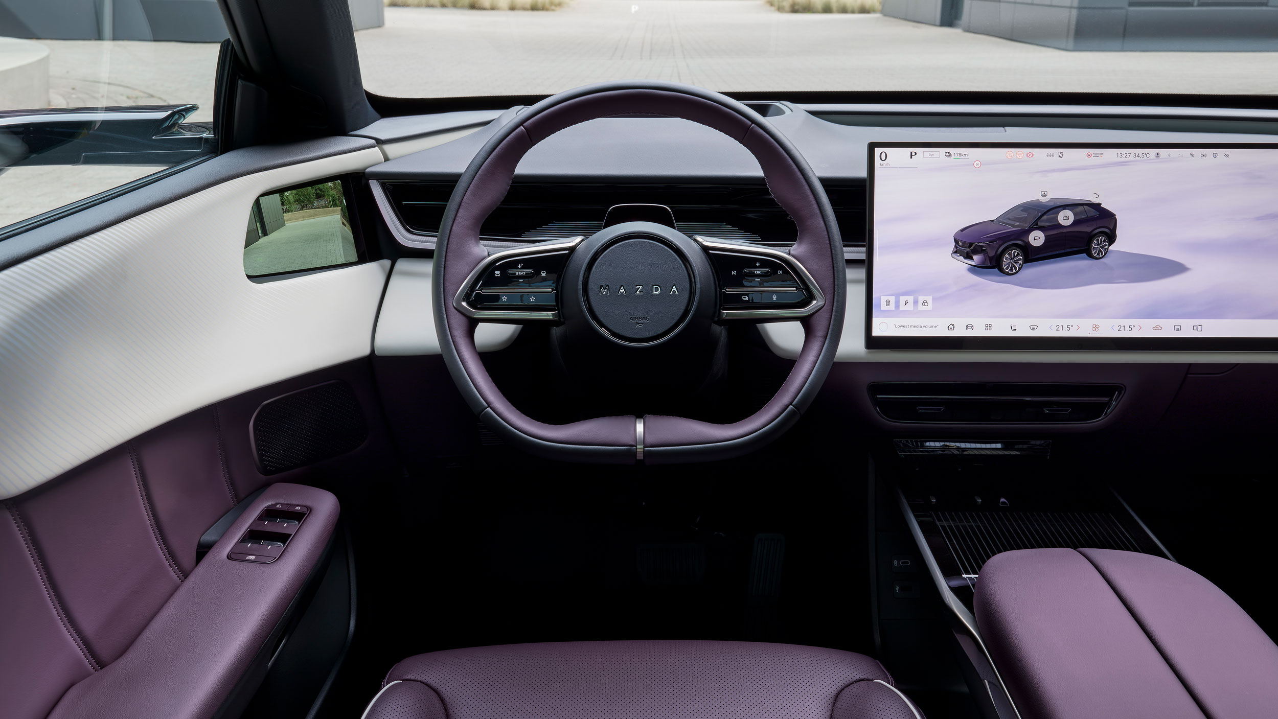 Mazda CX-6e - dash