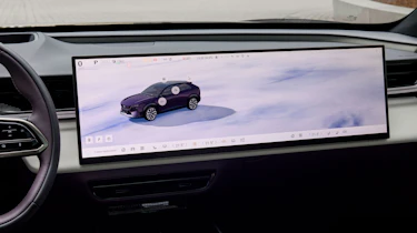 Mazda CX-6e - screen
