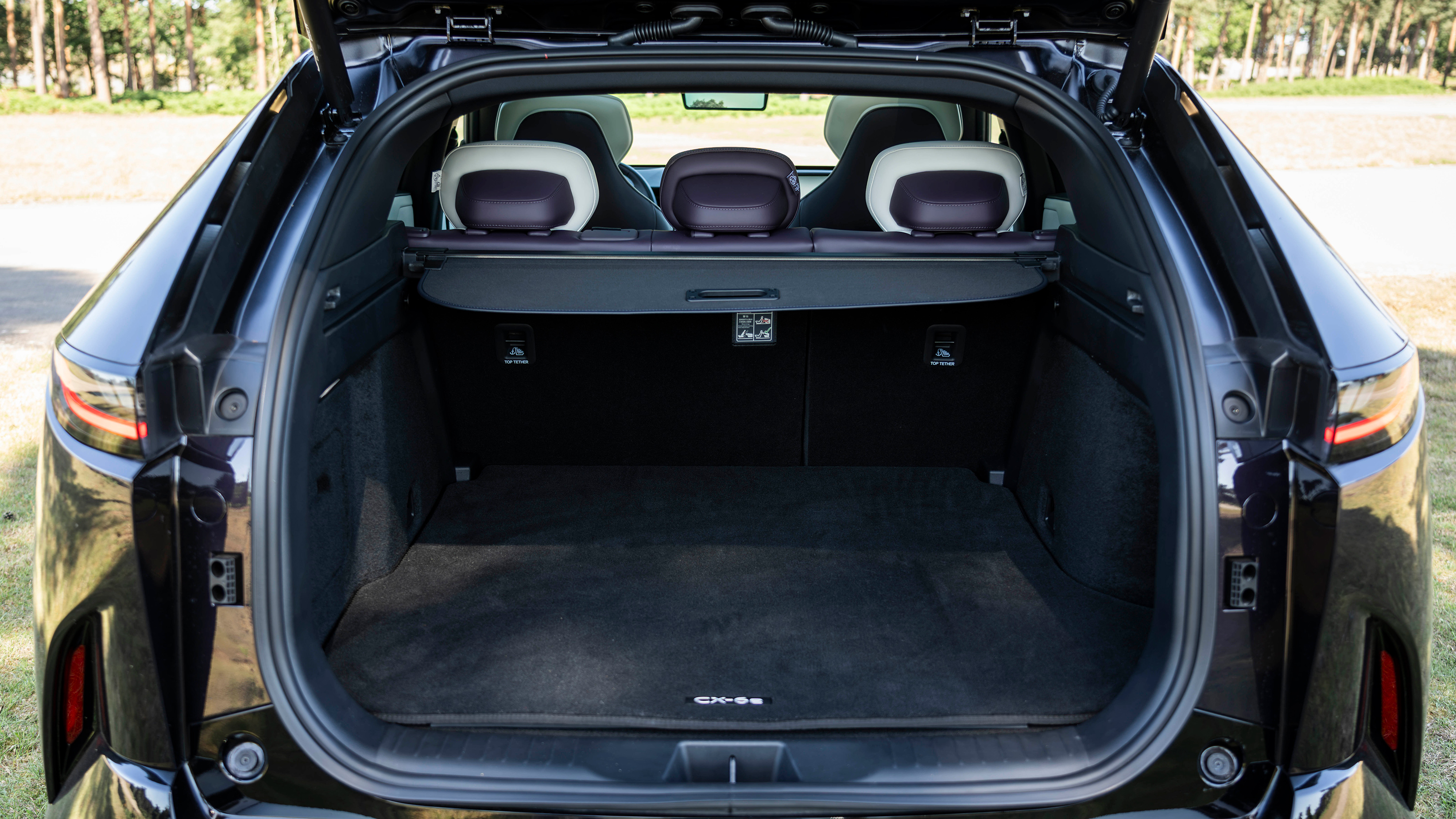 Mazda CX-6e - boot