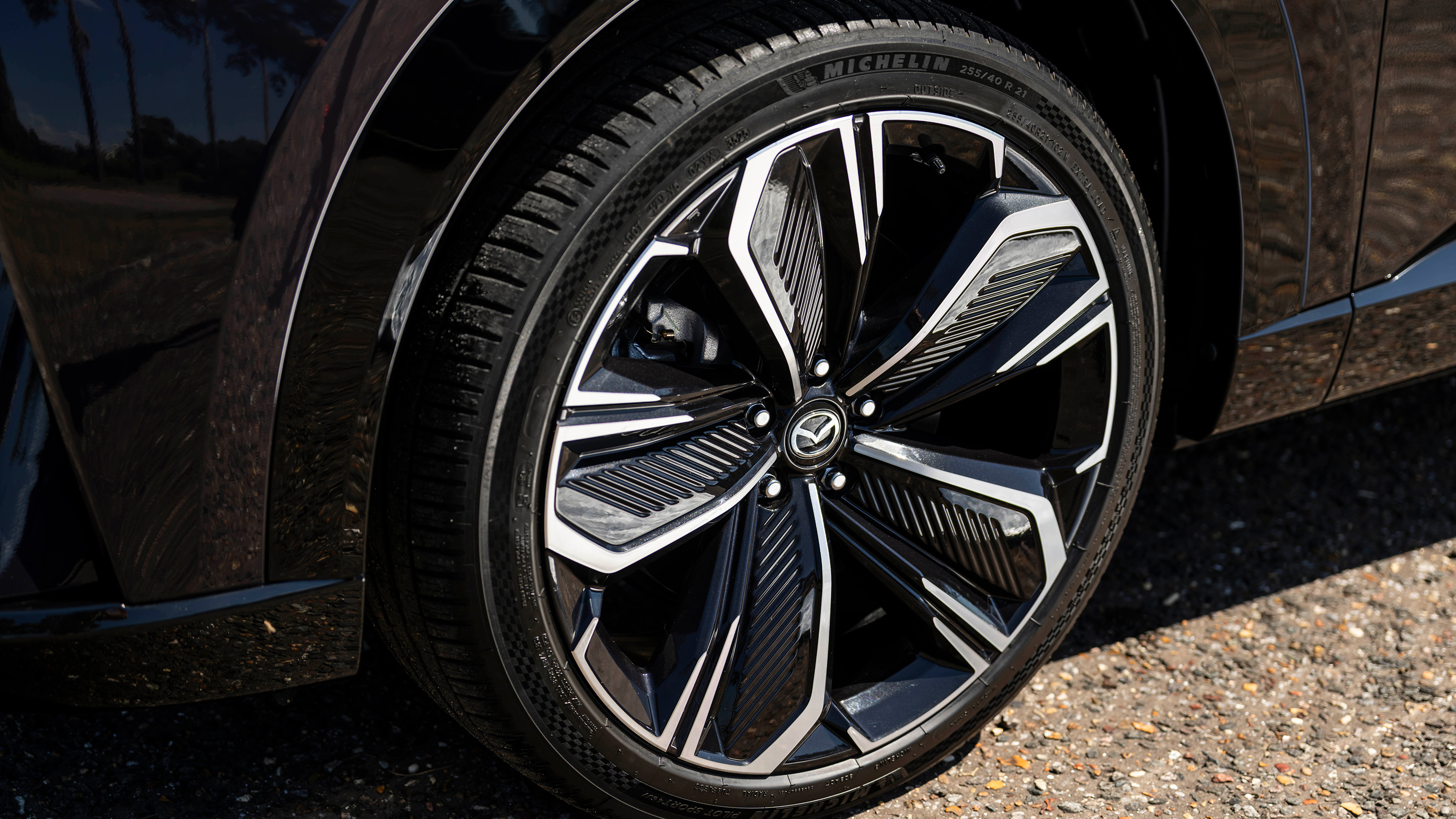 Mazda CX-6e - wheel