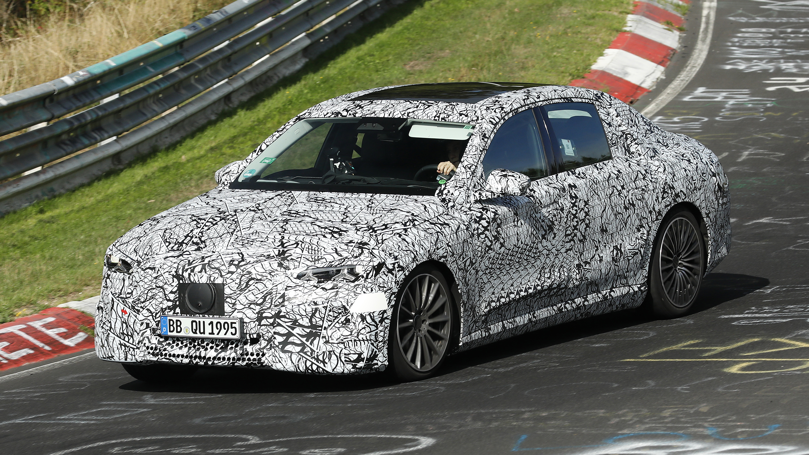 Mercedes E-Class Electric - front cornering