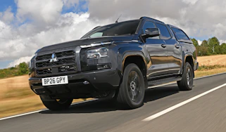 Mitsubishi L200 - front tracking