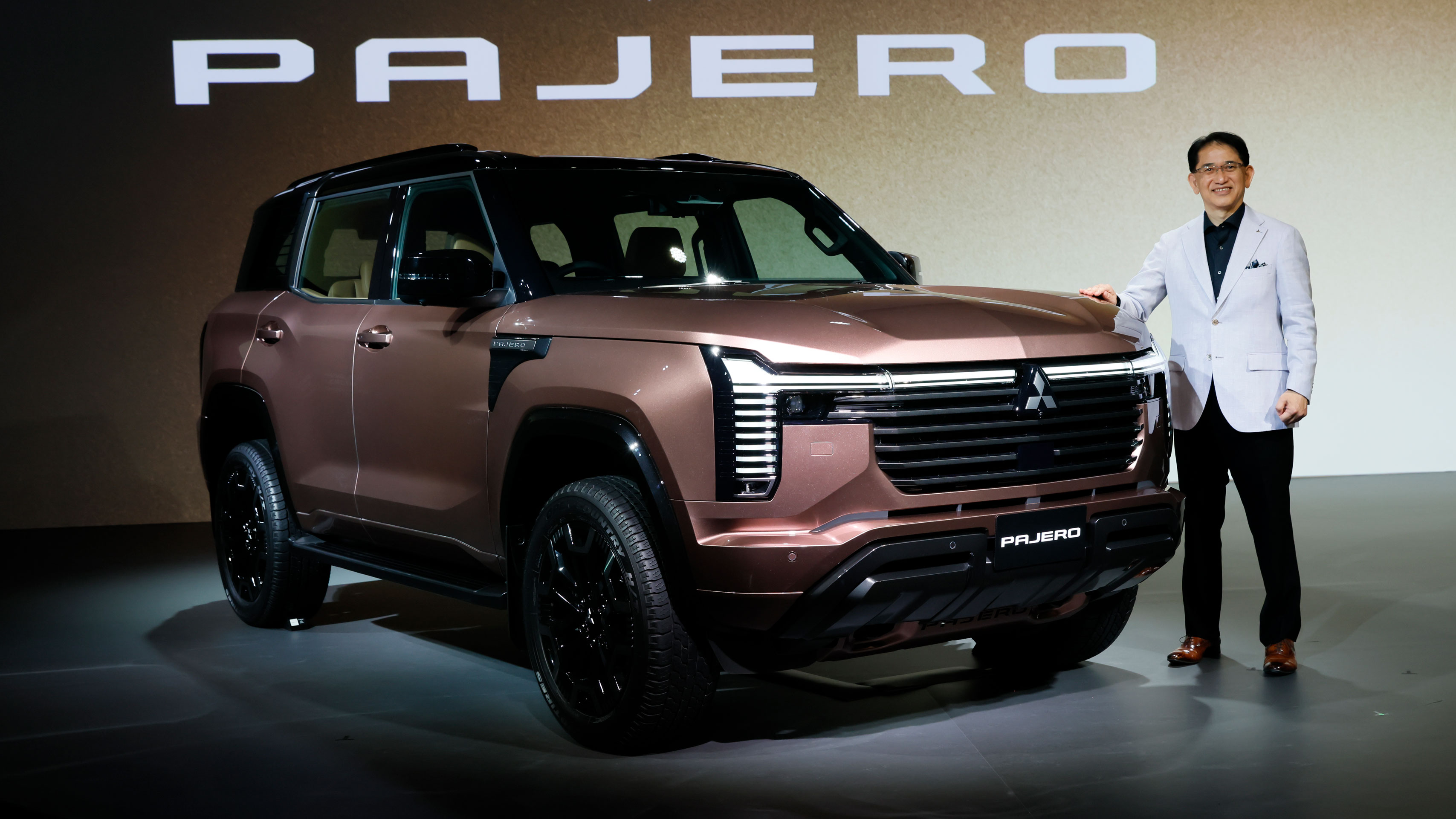 Mitsubishi Shogun - studio